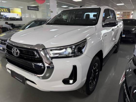 TOYOTA HILUX 2.8 D-4D TURBO DIESEL CD SRV 4X4 AUTOMÁTICO
